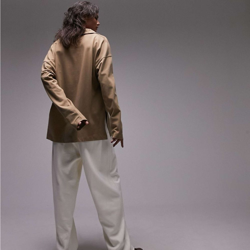 New( no tags) TOPSHOP collared top, size Small, in taupe.